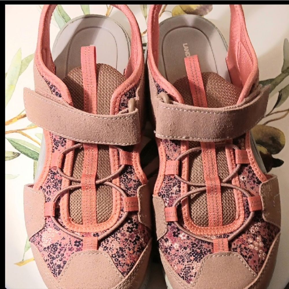 NEW Lands End Water Repellant Adjustable Closed Toe Spirt Sandals - Picture 2 of 10